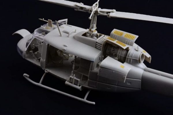 KITTY HAWK MODEL 80154 1/48 Bell UH-1D Iroquios HAF - Image 5