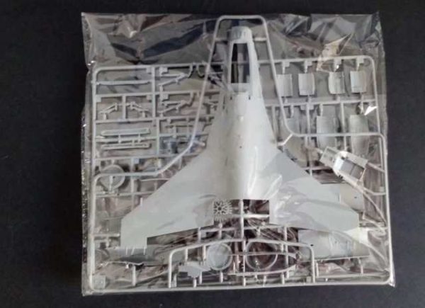 Kinetic Model Kits 48156 1/48 F-16C Block 50/52 Polish AF Viper(with CFT) Gold series - Image 3